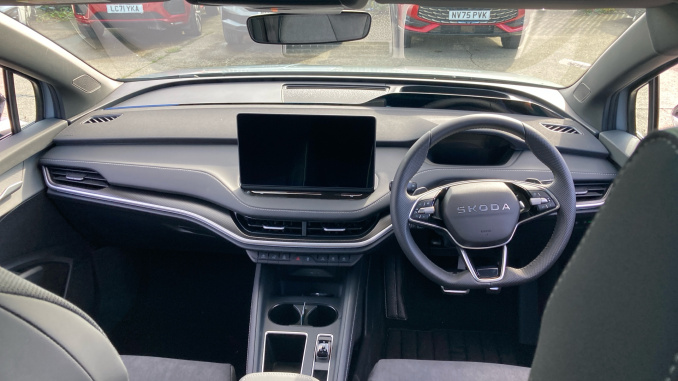 Skoda Enyaq 220kW 85x Sportline 82kWh 4x4 5dr Auto Electric Estate - Image 9